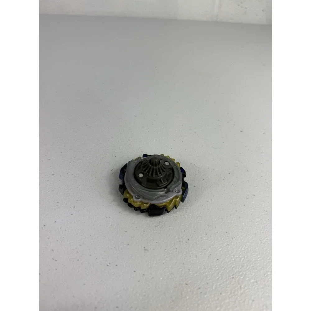 Takara Tomy Beyblade Burst B-95 Shelter Regulus w/ Mixed performance pieces